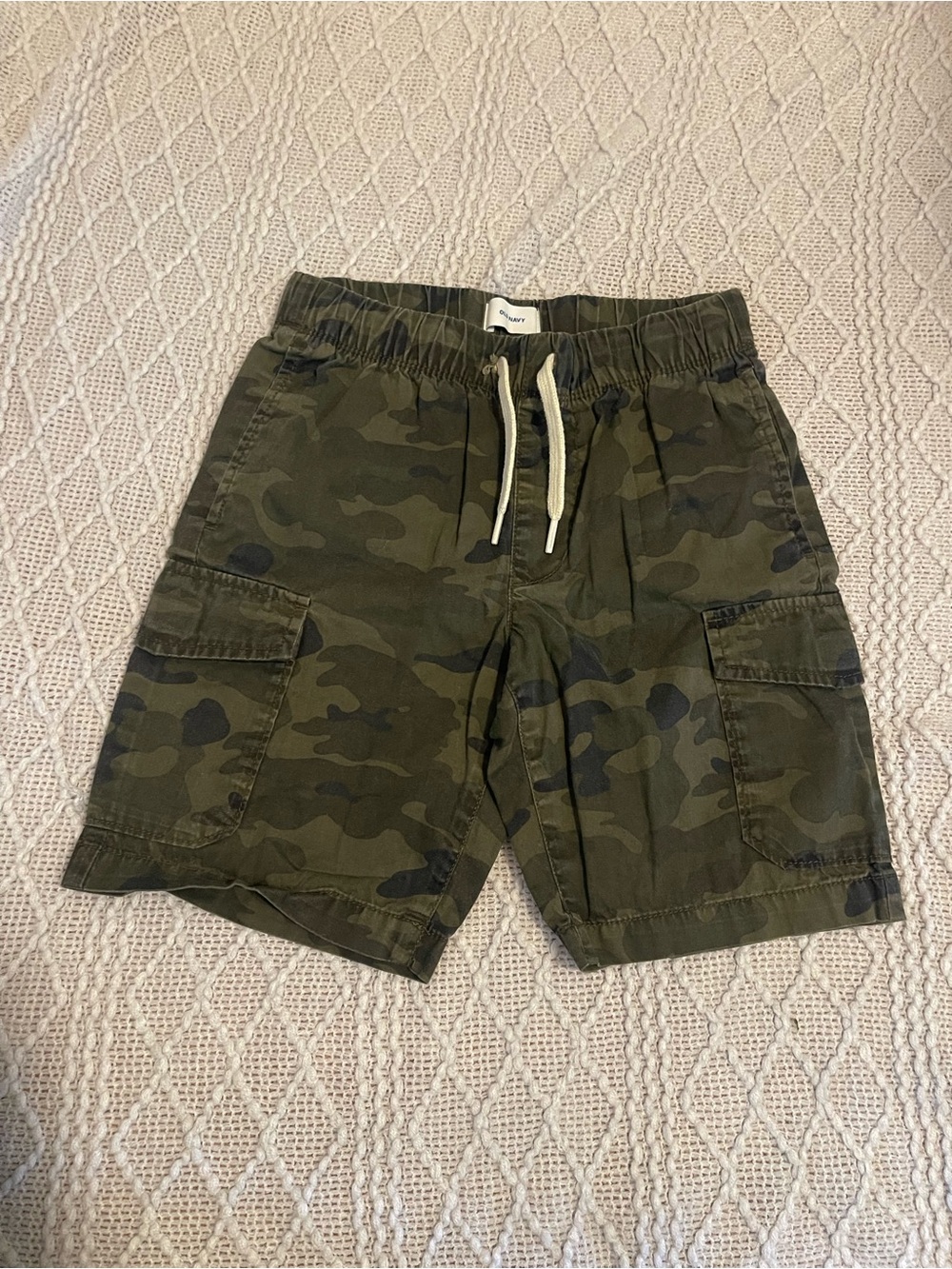 Old Navy Camo Cargo Shorts in Olive Green